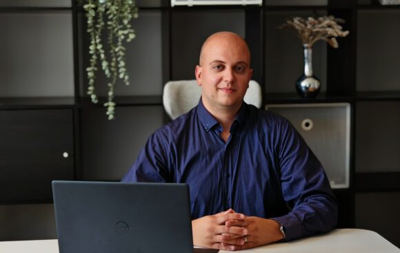 Od pojedinačne tehnologije do održivog sistema koji funkcioniše – Razgovor sa dr Dinkom Đurđevićem, osnivačem i direktorom kompanije Green Sustainable Solutions